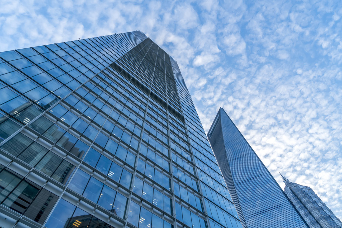 嚴峻挑戰下，建筑玻璃企業何去何從？——2021年上半年廣東省建筑玻璃行業現狀報告及展望