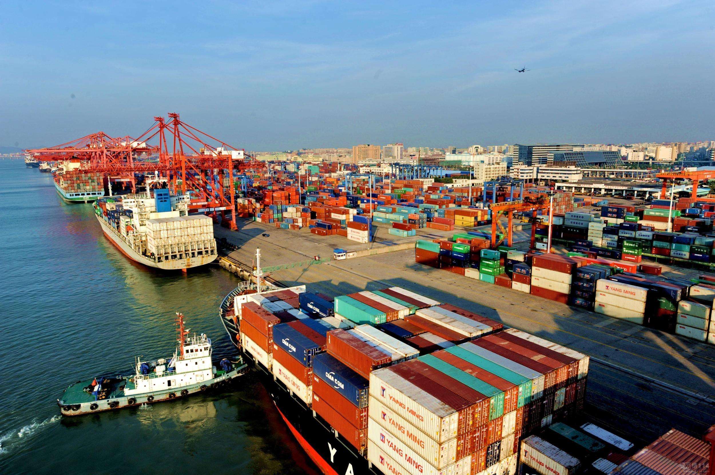 中国最大陆路口岸前7月出口玻璃贸易值增幅近五成