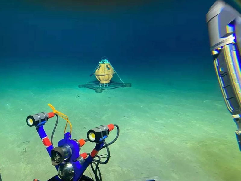 蚌埠院自主研发的全海深海底地震仪玻璃球舱通过万米海试验收