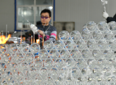 “中国工艺玻璃之都”新年产销旺